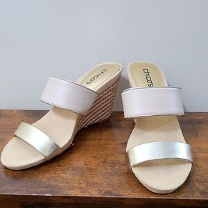 Chico's Gold and Cream Basketweave Wedge Sandal size 8